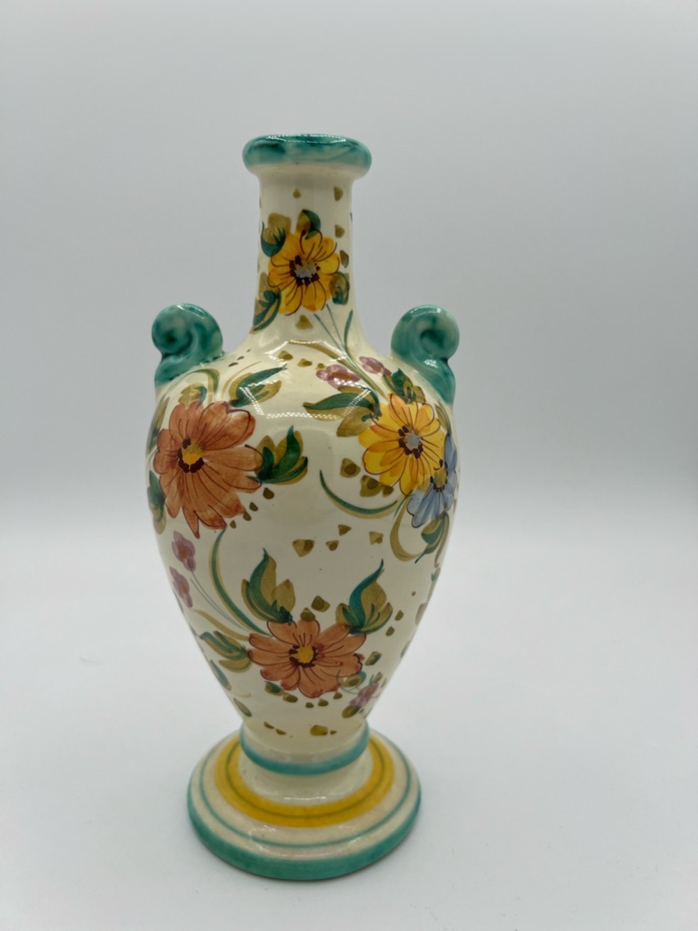 Deruta Italy hand painted floral vase - Picture 5 of 10